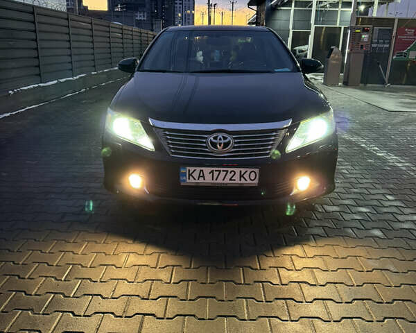 Черный Тойота Камри, объемом двигателя 2.5 л и пробегом 190 тыс. км за 13000 $, фото 1 на Automoto.ua