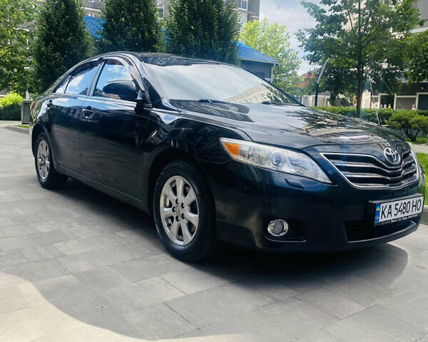 Чорний Тойота Камрі, об'ємом двигуна 2.4 л та пробігом 260 тис. км за 10000 $, фото 1 на Automoto.ua
