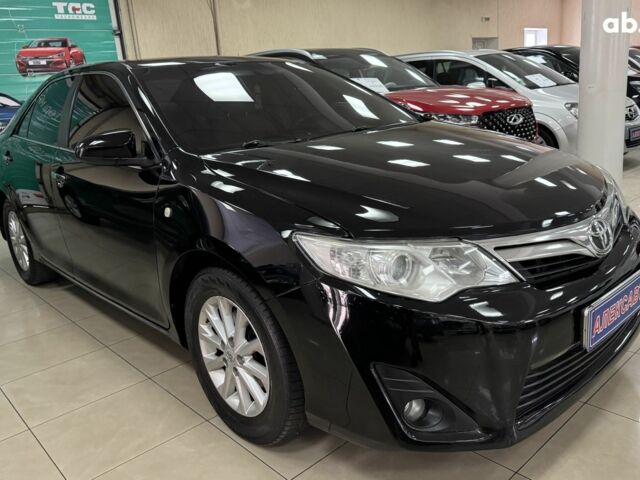 Черный Тойота Камри, объемом двигателя 0 л и пробегом 154 тыс. км за 10000 $, фото 1 на Automoto.ua