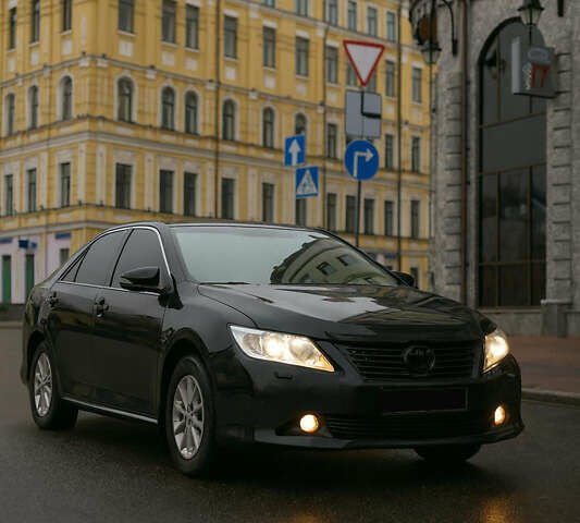 Черный Тойота Камри, объемом двигателя 2.5 л и пробегом 280 тыс. км за 10999 $, фото 1 на Automoto.ua