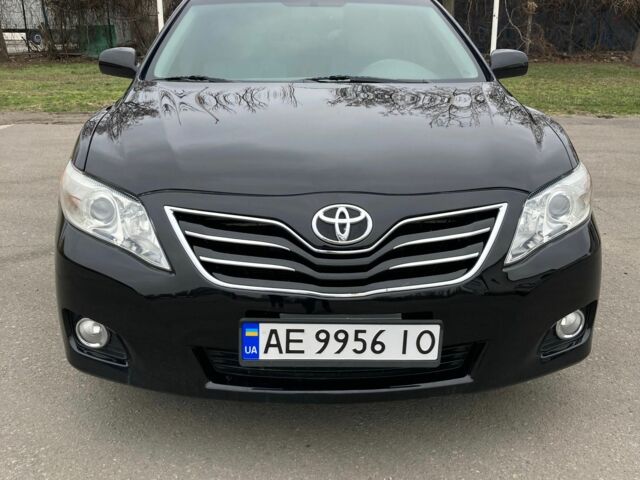 Черный Тойота Камри, объемом двигателя 2.5 л и пробегом 220 тыс. км за 9300 $, фото 1 на Automoto.ua