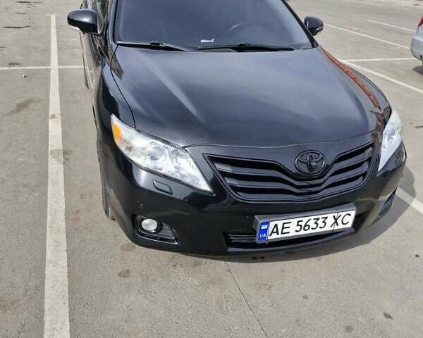 Черный Тойота Камри, объемом двигателя 2.36 л и пробегом 260 тыс. км за 8800 $, фото 1 на Automoto.ua