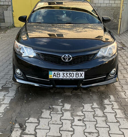 Черный Тойота Камри, объемом двигателя 2.5 л и пробегом 225 тыс. км за 12000 $, фото 1 на Automoto.ua
