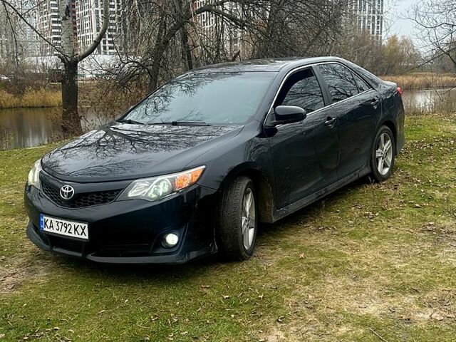 Черный Тойота Камри, объемом двигателя 2.5 л и пробегом 184 тыс. км за 11111 $, фото 1 на Automoto.ua