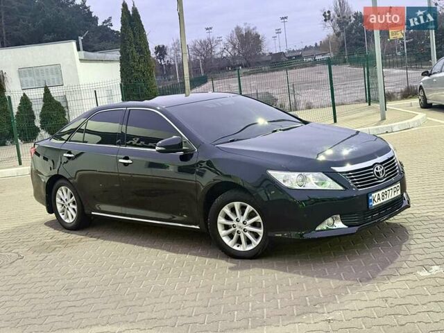 Черный Тойота Камри, объемом двигателя 3.46 л и пробегом 193 тыс. км за 13200 $, фото 1 на Automoto.ua