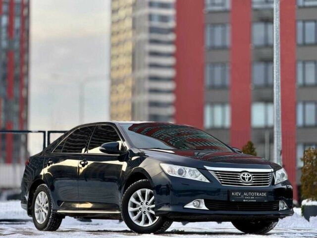 Черный Тойота Камри, объемом двигателя 2.5 л и пробегом 209 тыс. км за 13900 $, фото 1 на Automoto.ua