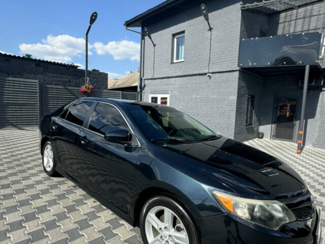 Чорний Тойота Камрі, об'ємом двигуна 2.5 л та пробігом 270 тис. км за 9700 $, фото 1 на Automoto.ua