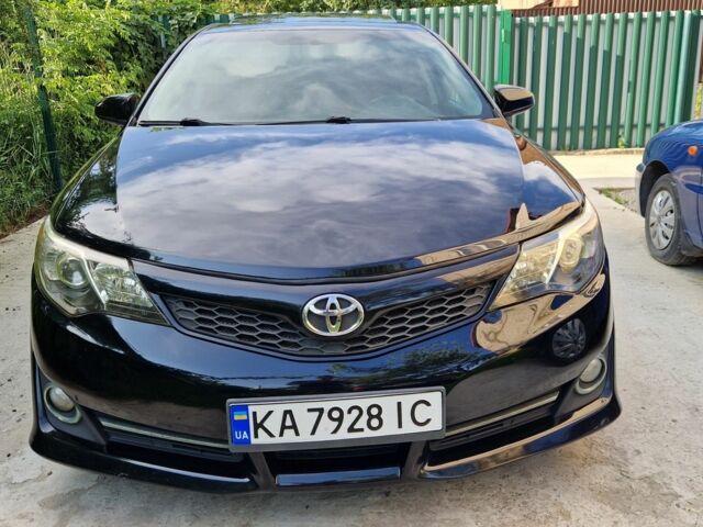Чорний Тойота Камрі, об'ємом двигуна 2.5 л та пробігом 190 тис. км за 9500 $, фото 1 на Automoto.ua