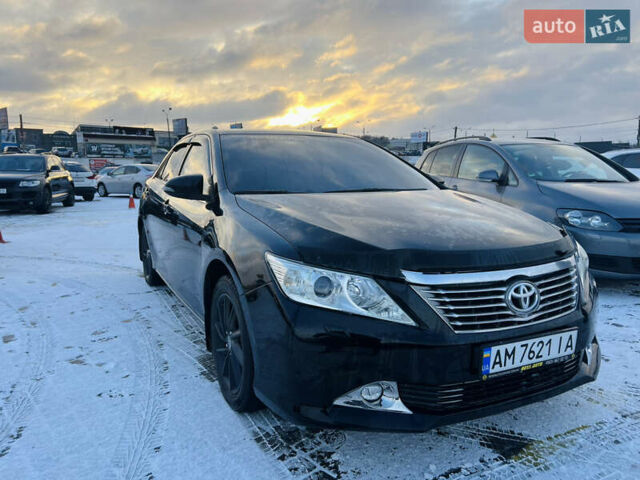 Черный Тойота Камри, объемом двигателя 2.49 л и пробегом 217 тыс. км за 12500 $, фото 1 на Automoto.ua