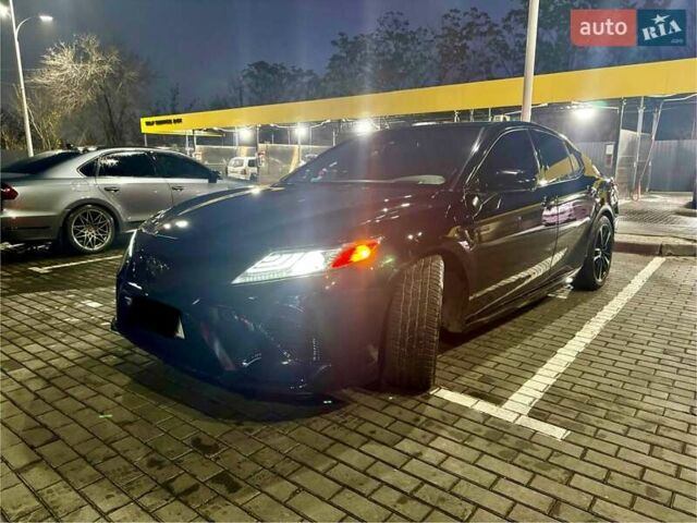 Чорний Тойота Камрі, об'ємом двигуна 3.46 л та пробігом 70 тис. км за 29999 $, фото 1 на Automoto.ua