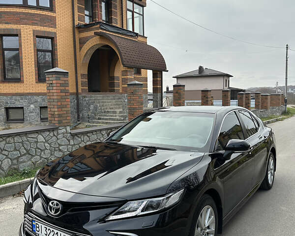 Черный Тойота Камри, объемом двигателя 2.5 л и пробегом 6 тыс. км за 30000 $, фото 1 на Automoto.ua