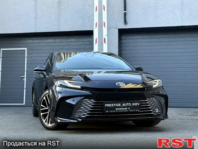 Чорний Тойота Камрі, об'ємом двигуна 2.5 л та пробігом 8 тис. км за 55000 $, фото 1 на Automoto.ua
