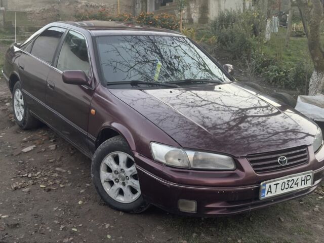 Червоний Тойота Камрі, об'ємом двигуна 2.2 л та пробігом 465 тис. км за 2700 $, фото 1 на Automoto.ua