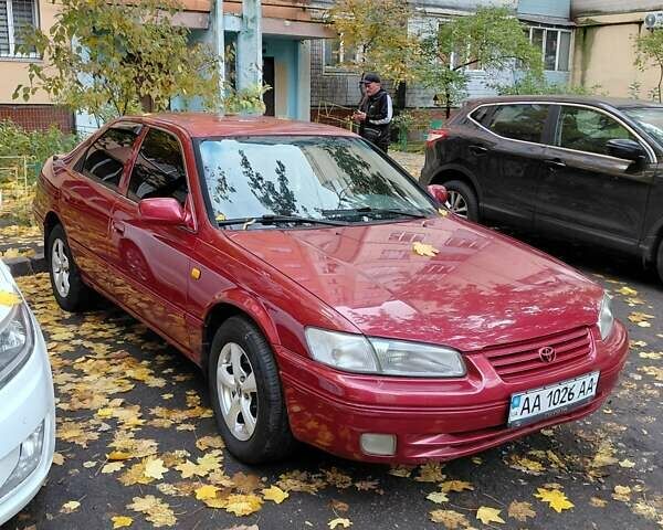Красный Тойота Камри, объемом двигателя 3 л и пробегом 432 тыс. км за 2970 $, фото 1 на Automoto.ua