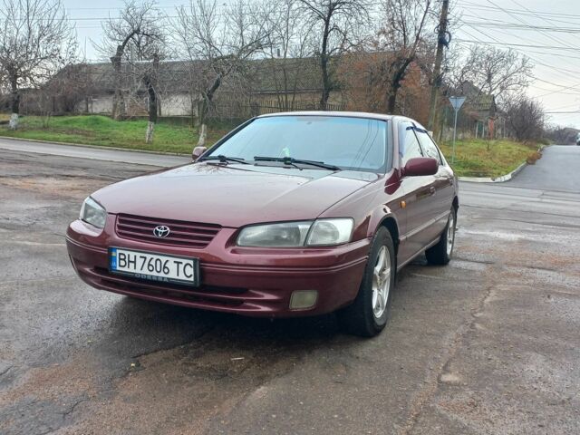 Червоний Тойота Камрі, об'ємом двигуна 2.2 л та пробігом 420 тис. км за 3200 $, фото 1 на Automoto.ua