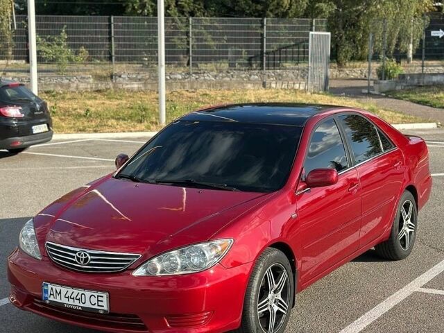 Красный Тойота Камри, объемом двигателя 2.4 л и пробегом 250 тыс. км за 5300 $, фото 1 на Automoto.ua