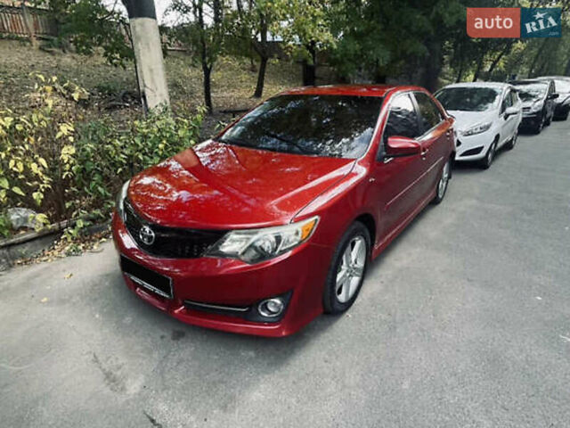 Тойота Камрі 2013 у Дніпро (Дніпропетровську) на Automoto.ua Червоний Тойота Камрі, об'ємом двигуна 2.49 л та пробігом 255 тис. км за 10800 $, фото 1 на Automoto.ua