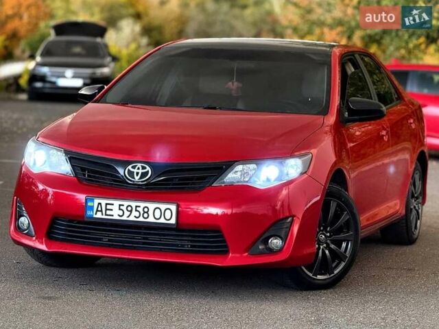 Тойота Камри 2013 в Кривом Роге на Automoto.ua Красный Тойота Камри, объемом двигателя 2.5 л и пробегом 177 тыс. км за 10700 $, фото 1 на Automoto.ua
