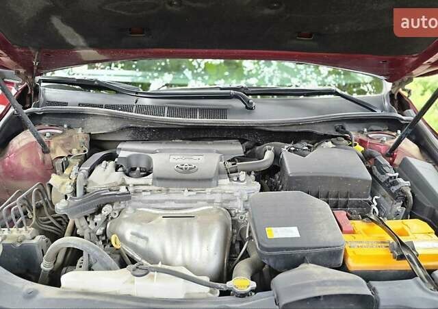 Красный Тойота Камри, объемом двигателя 2.5 л и пробегом 47 тыс. км за 15000 $, фото 1 на Automoto.ua