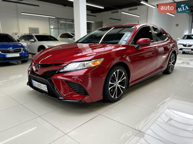 Тойота Камри 2020 в Хмельницком на Automoto.ua Красный Тойота Камри, объемом двигателя 2.49 л и пробегом 142 тыс. км за 20400 $, фото 1 на Automoto.ua