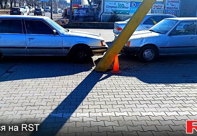 Тойота Камрі, об'ємом двигуна 1.8 л та пробігом 300 тис. км за 1000 $, фото 1 на Automoto.ua