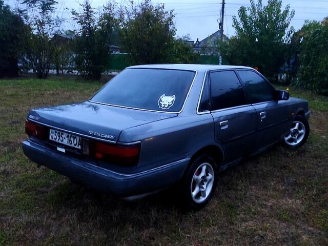Тойота Камрі, об'ємом двигуна 2 л та пробігом 111 тис. км за 750 $, фото 1 на Automoto.ua