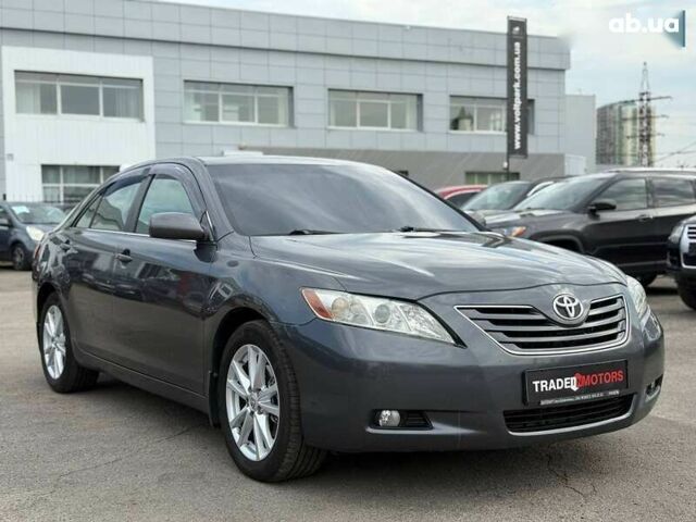 Тойота Камри, объемом двигателя 0 л и пробегом 285 тыс. км за 8690 $, фото 1 на Automoto.ua