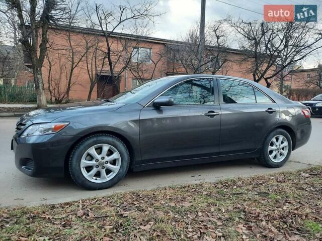 Тойота Камри, объемом двигателя 2.5 л и пробегом 252 тыс. км за 9800 $, фото 1 на Automoto.ua
