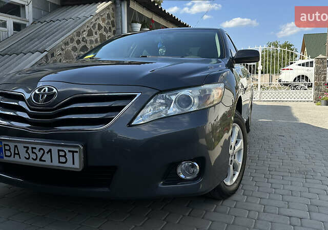 Тойота Камри, объемом двигателя 2.5 л и пробегом 115 тыс. км за 12750 $, фото 1 на Automoto.ua