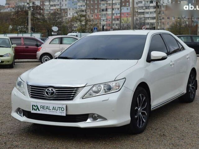 Тойота Камри, объемом двигателя 0 л и пробегом 242 тыс. км за 12800 $, фото 1 на Automoto.ua