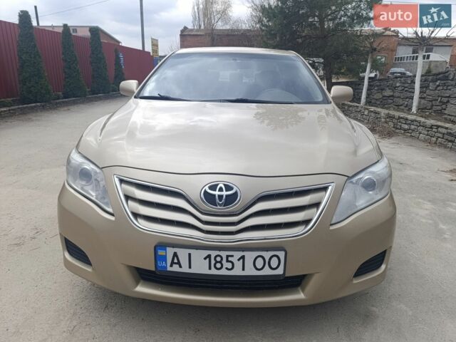 Тойота Камри, объемом двигателя 2.49 л и пробегом 179 тыс. км за 8000 $, фото 1 на Automoto.ua