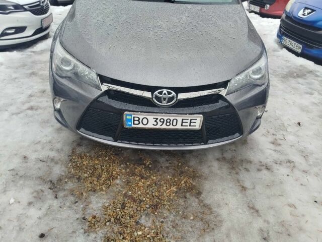 Серый Тойота Камри, объемом двигателя 2.5 л и пробегом 74 тыс. км за 16000 $, фото 1 на Automoto.ua