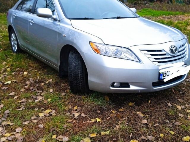 Сірий Тойота Камрі, об'ємом двигуна 2.4 л та пробігом 300 тис. км за 6200 $, фото 1 на Automoto.ua