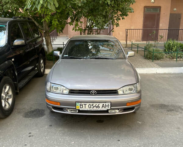 Сірий Тойота Камрі, об'ємом двигуна 2.2 л та пробігом 354 тис. км за 3500 $, фото 1 на Automoto.ua