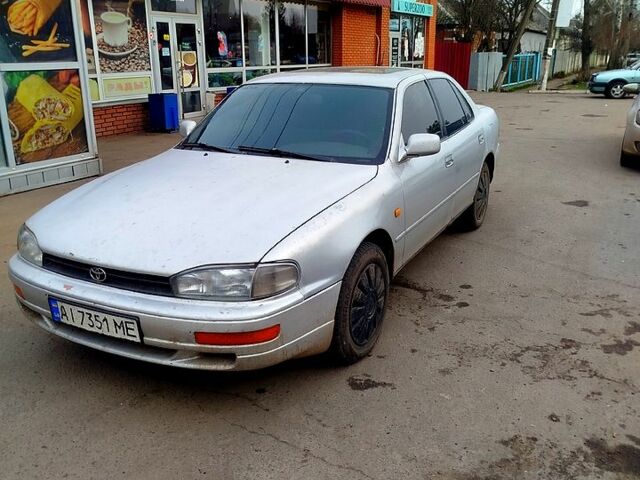 Серый Тойота Камри, объемом двигателя 2.2 л и пробегом 380 тыс. км за 1550 $, фото 1 на Automoto.ua