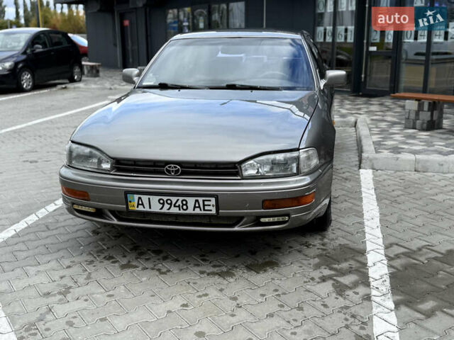 Сірий Тойота Камрі, об'ємом двигуна 2.2 л та пробігом 392 тис. км за 3950 $, фото 1 на Automoto.ua