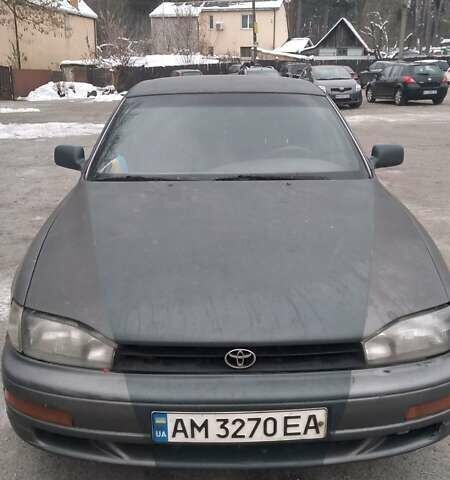 Серый Тойота Камри, объемом двигателя 2.2 л и пробегом 400 тыс. км за 1700 $, фото 1 на Automoto.ua