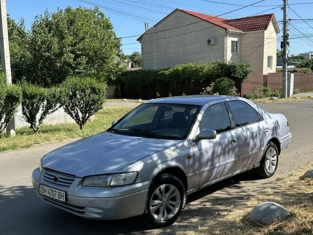 Серый Тойота Камри, объемом двигателя 3 л и пробегом 300 тыс. км за 1487 $, фото 1 на Automoto.ua