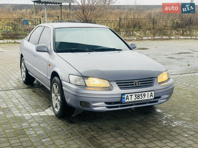 Сірий Тойота Камрі, об'ємом двигуна 2.2 л та пробігом 400 тис. км за 2999 $, фото 1 на Automoto.ua