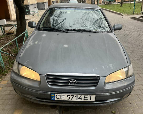 Сірий Тойота Камрі, об'ємом двигуна 2.2 л та пробігом 450 тис. км за 2800 $, фото 1 на Automoto.ua