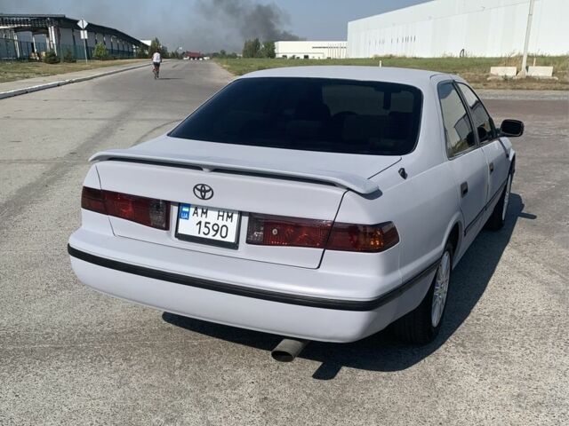 Сірий Тойота Камрі, об'ємом двигуна 2.2 л та пробігом 392 тис. км за 3100 $, фото 1 на Automoto.ua