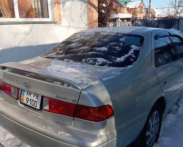 Серый Тойота Камри, объемом двигателя 2.16 л и пробегом 385 тыс. км за 3900 $, фото 1 на Automoto.ua