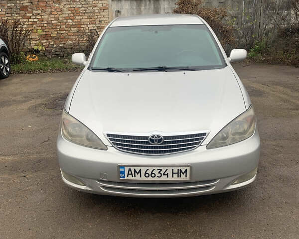 Сірий Тойота Камрі, об'ємом двигуна 2.4 л та пробігом 432 тис. км за 4600 $, фото 1 на Automoto.ua