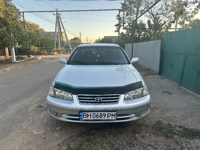 Сірий Тойота Камрі, об'ємом двигуна 2.2 л та пробігом 435 тис. км за 4300 $, фото 1 на Automoto.ua