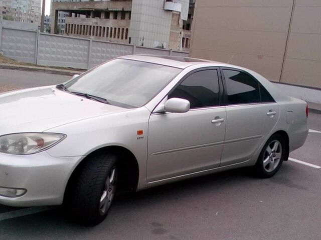 Серый Тойота Камри, объемом двигателя 2.4 л и пробегом 500 тыс. км за 4410 $, фото 1 на Automoto.ua