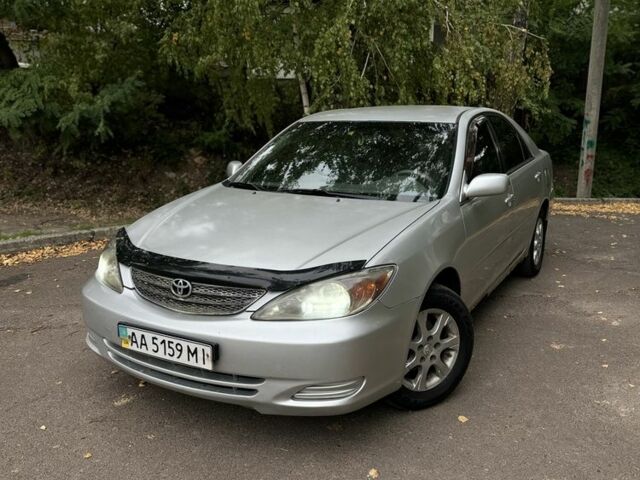 Сірий Тойота Камрі, об'ємом двигуна 2.4 л та пробігом 450 тис. км за 3750 $, фото 1 на Automoto.ua