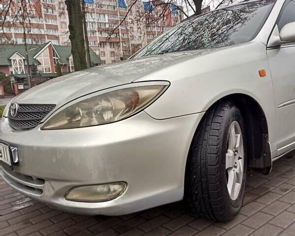 Серый Тойота Камри, объемом двигателя 3 л и пробегом 683 тыс. км за 4300 $, фото 1 на Automoto.ua