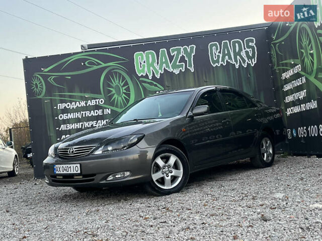 Тойота Камри 2004 в Харькове на Automoto.ua Серый Тойота Камри, объемом двигателя 3 л и пробегом 266 тыс. км за 4800 $, фото 1 на Automoto.ua