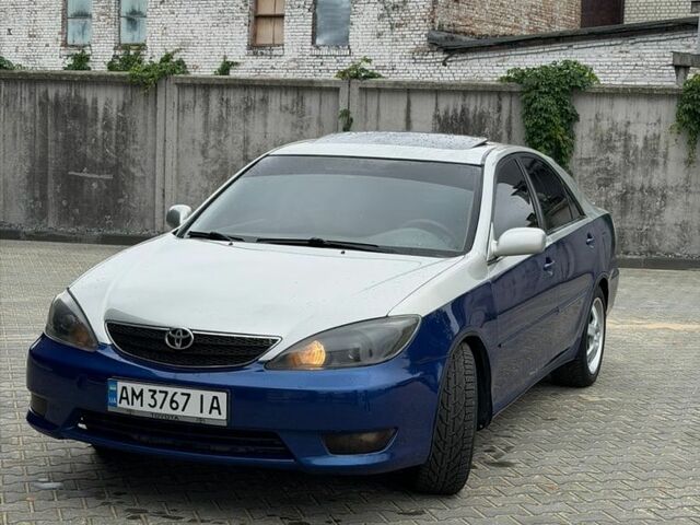 Сірий Тойота Камрі, об'ємом двигуна 3 л та пробігом 330 тис. км за 4000 $, фото 1 на Automoto.ua