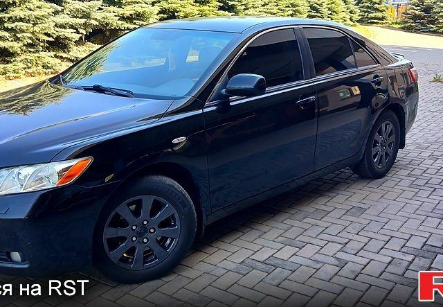 Серый Тойота Камри, объемом двигателя 1.6 л и пробегом 212 тыс. км за 9300 $, фото 1 на Automoto.ua